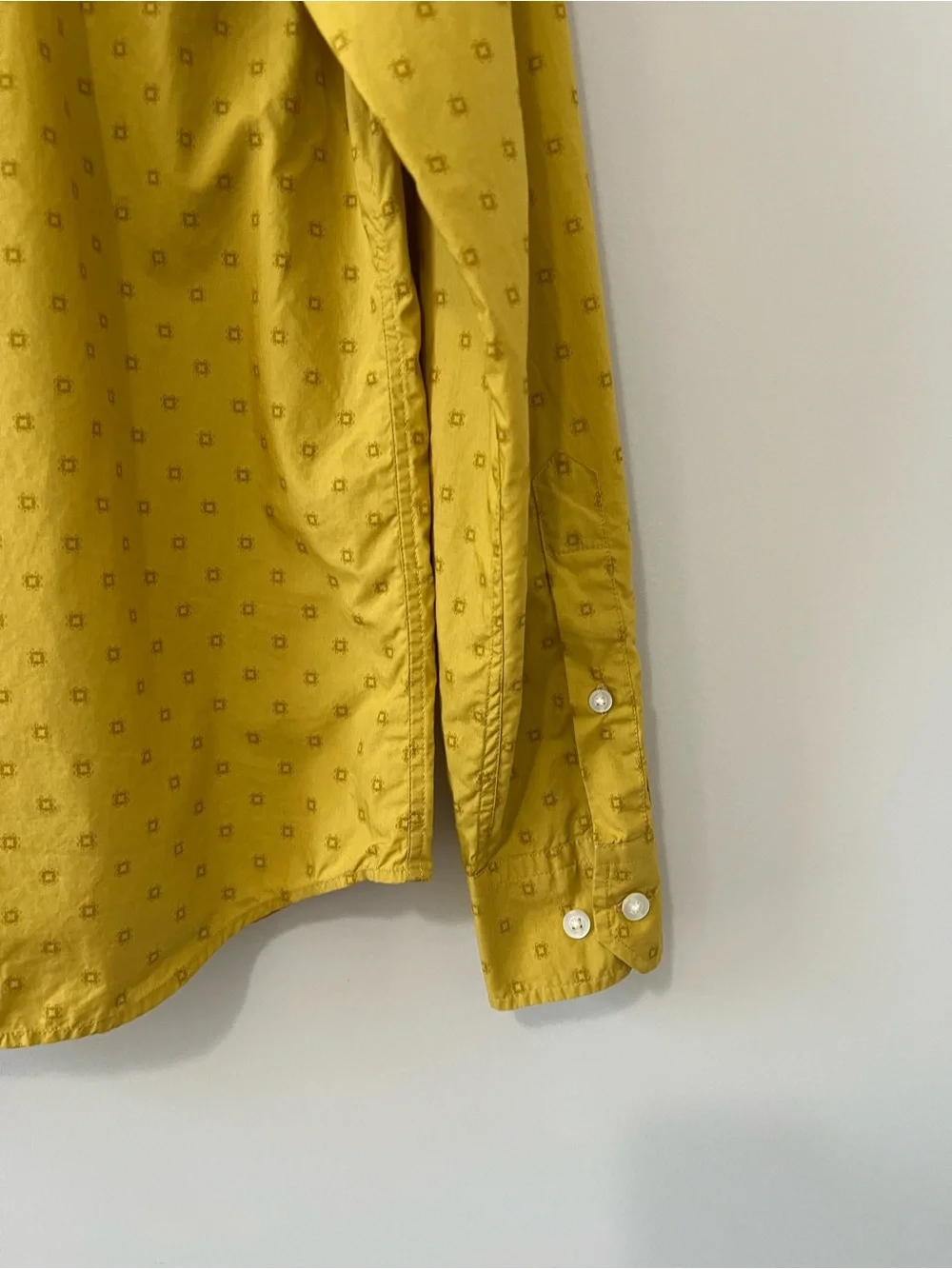 Banana Republic Mens Shirt Medium M Slim Fit Mustard Yellow Geometric Pattern